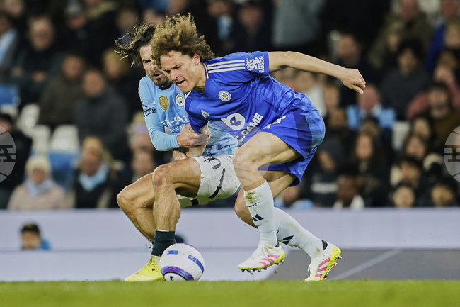 Монако привлече белгийския защитник на Лестър Ваут Фас