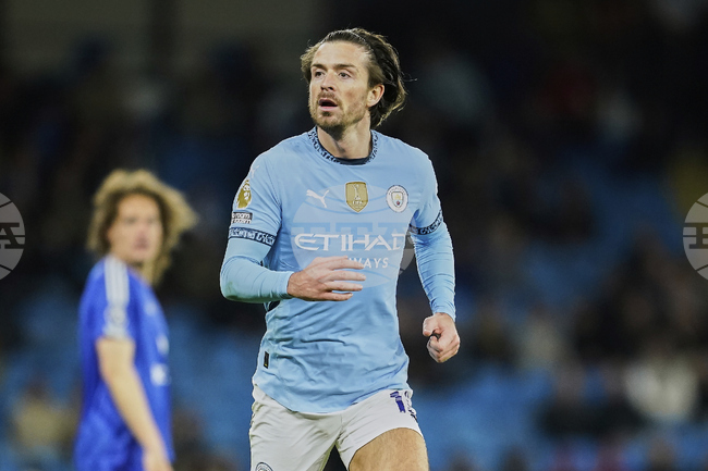 Джак Грийлиш тренира отделно от своите съотборници в Манчестър Сити