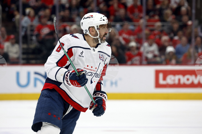 Овечкин се доближи на три попадения от подобряването на голмайсторския рекорд в НХЛ, Каролина и Торонто си осигуриха място в плейофите