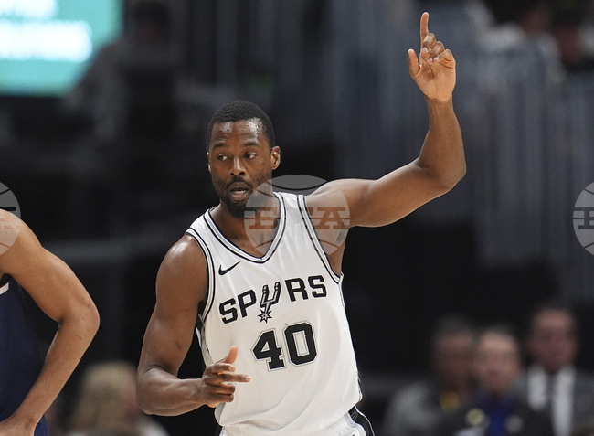 Крилото на Сан Антонио Спърс Харисън Барнс пропусна мач от НБА за пръв път от близо четири години