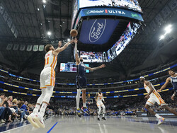 Hawks Mavericks Basketball
