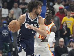 Hawks Mavericks Basketball