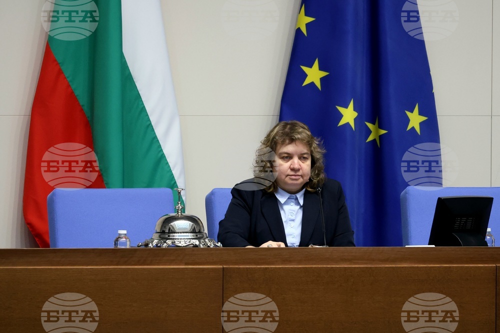 България загуби още един изявен талант на артистичната сцена, посочи Наталия Киселова в съболезнователен адрес до близките на Пламен Сираков