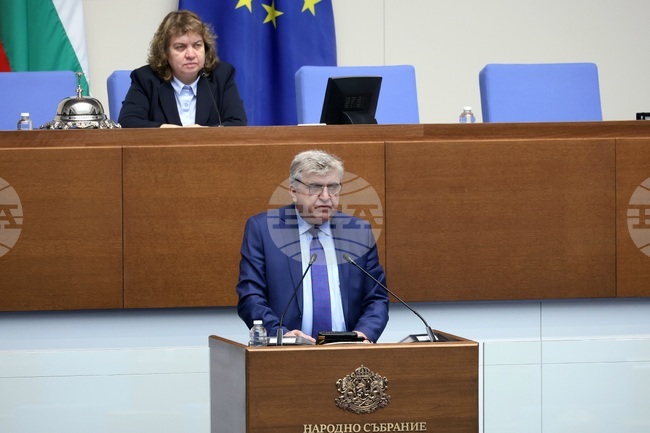 Най-важното е да се постигне баланс при обезпечаването на нуждите от вода както за питейно-битови цели, така и за други нужди, заяви министър Генов 