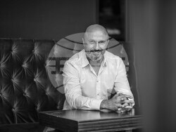 Георги Тошев представя книгата и документалния филм „Лили“ в София, на 10 април в кино „Одеон“, снимка: „Сиела“