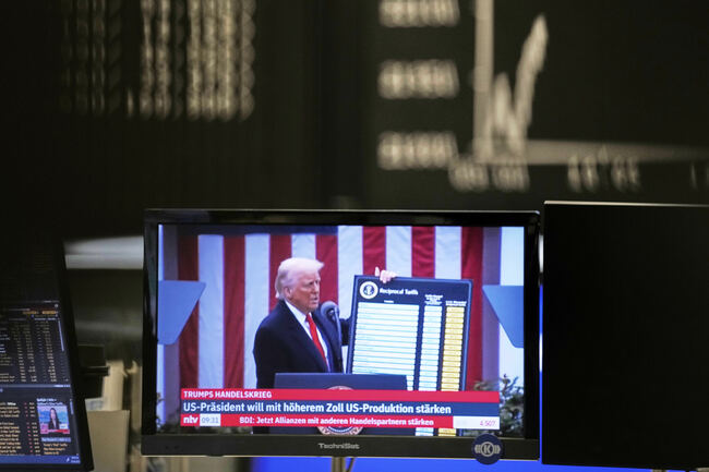 Митата, обявени от президента на САЩ Доналд Тръмп, предизвикаха вълна от реакции на световни лидери и пазарни сривове