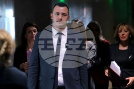 Парламент - Габриел Вълков - Мая Манолова - изявление