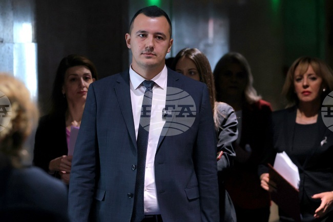 Парламент - Габриел Вълков - Мая Манолова - изявление