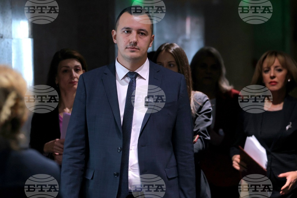 Парламент - Габриел Вълков - Мая Манолова - изявление