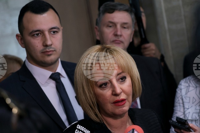 „БСП – Обединена левица“ внася закон за защита на гражданите от колекторски фирми, каза Габриел Вълков