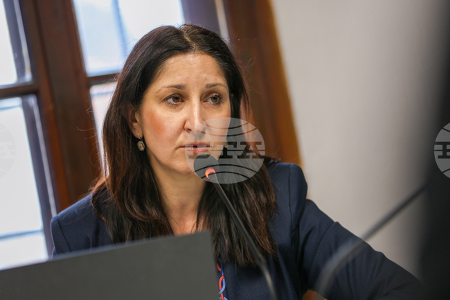 Знанието, образованието и възпитанието са основният градивен елемент, върху който се развива съвременното общество, каза директорът на Професионалната гимназия по селско стопанство в Кюстендил 