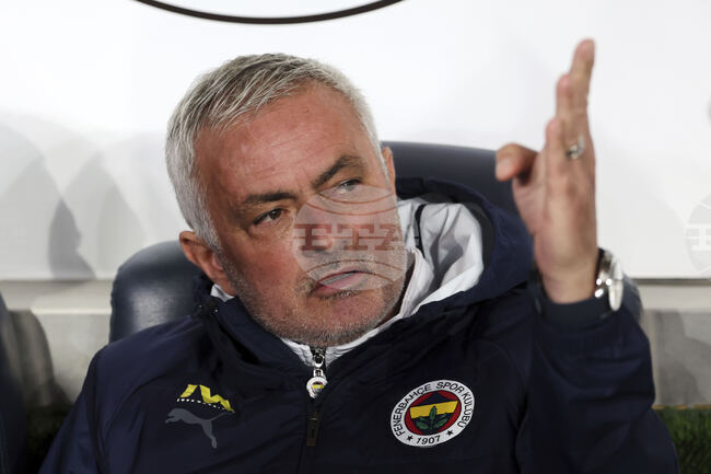 Жозе Моуриньо отдаде почит към починалия бивш капитан на Порто Жорже Коща