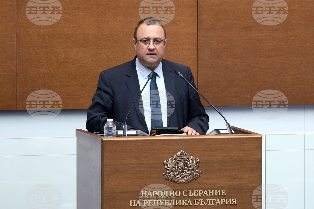 Парламент - Иван Иванов - заседание