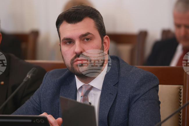 Foreign Minister Warns of Possible Restrictions on Export of Chips by US against Bulgaria and 16 Other Countries 