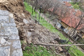 Пловдив - „Небет тепе“ - срутване - подпорна стена