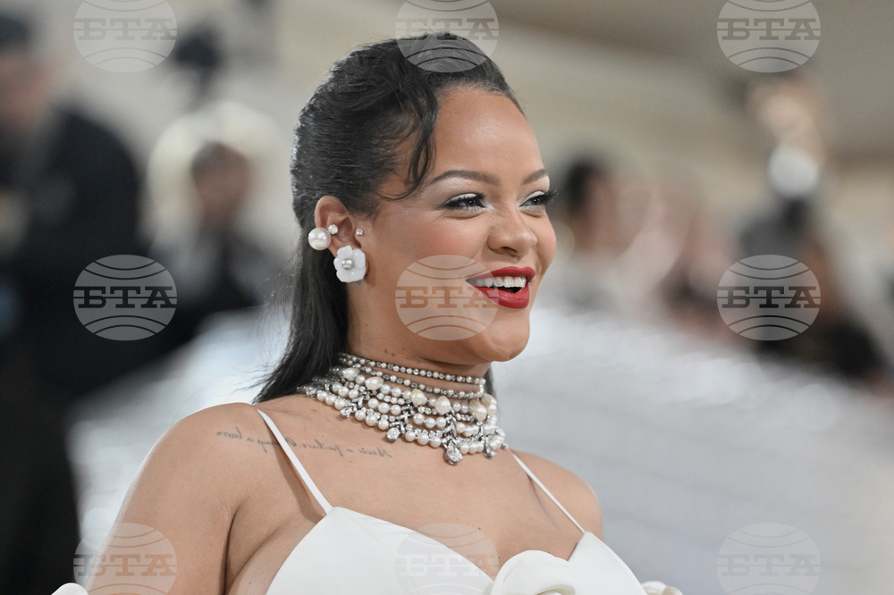 Philanthropy-Rihanna-Foundation