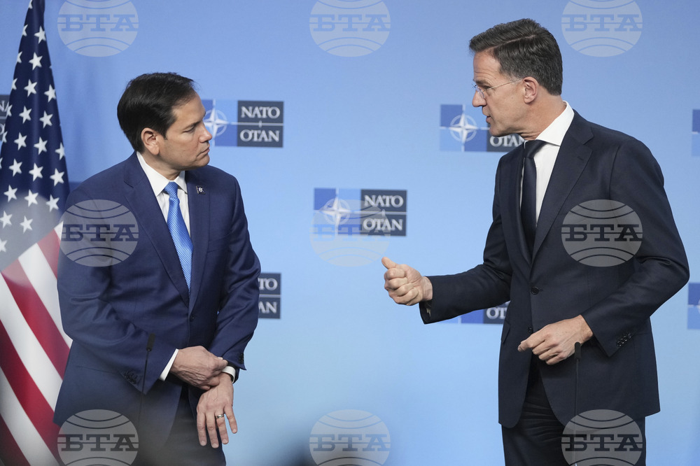 Генералният секретар на НАТО Марк Рюте разговаря с държавния секретар на САЩ Марко Рубио за значението на Арктика за общата сигурност на алианса