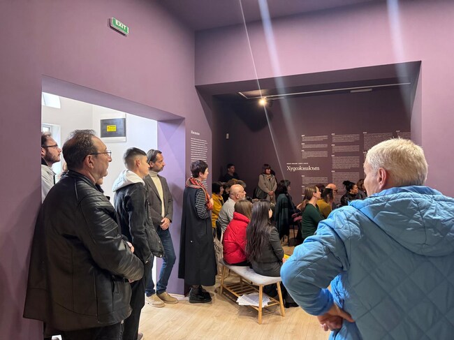 Писателката Ина Иванова беше първият гост в новата платформа „Пос(в)ещение на картина“ на Художествена галерия – Казанлък