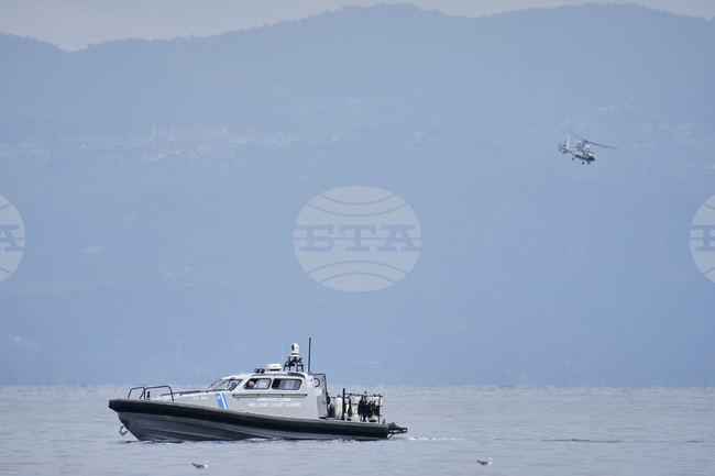 Гръцките власти спасиха над 50 мигранти от ветроходна яхта южно от Пелопонес