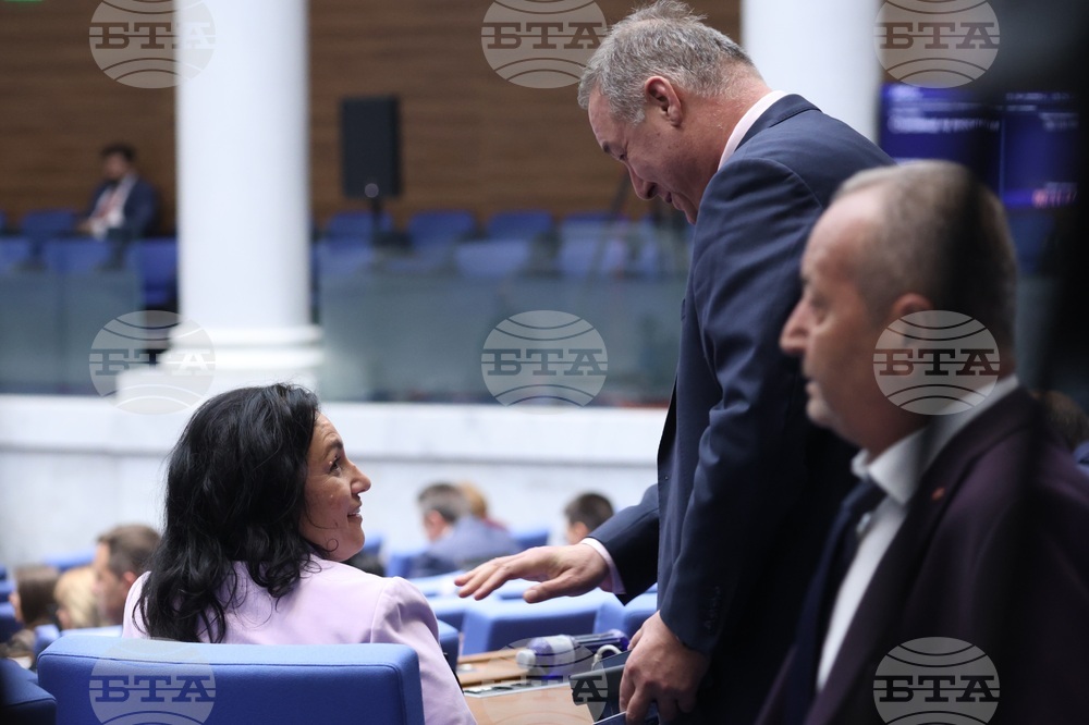 Парламент - заседание - вот на недоверие към кабинета "Желязков“