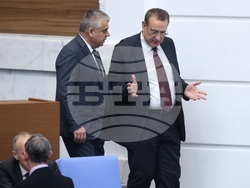 Парламент - заседание - вот на недоверие към кабинета "Желязков“