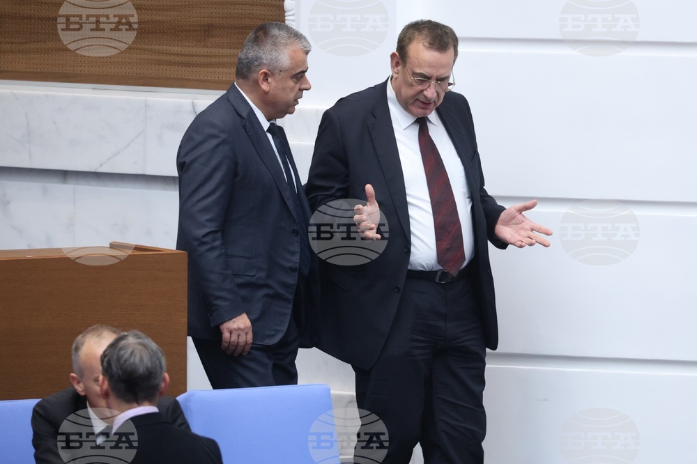 Парламент - заседание - вот на недоверие към кабинета "Желязков“