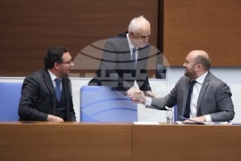 Парламент - заседание - вот на недоверие към кабинета "Желязков“