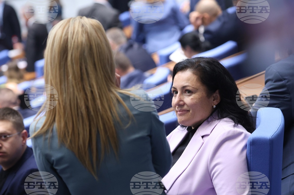 Парламент - заседание - вот на недоверие към кабинета "Желязков“