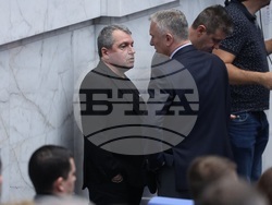 Парламент - заседание - вот на недоверие към кабинета "Желязков“