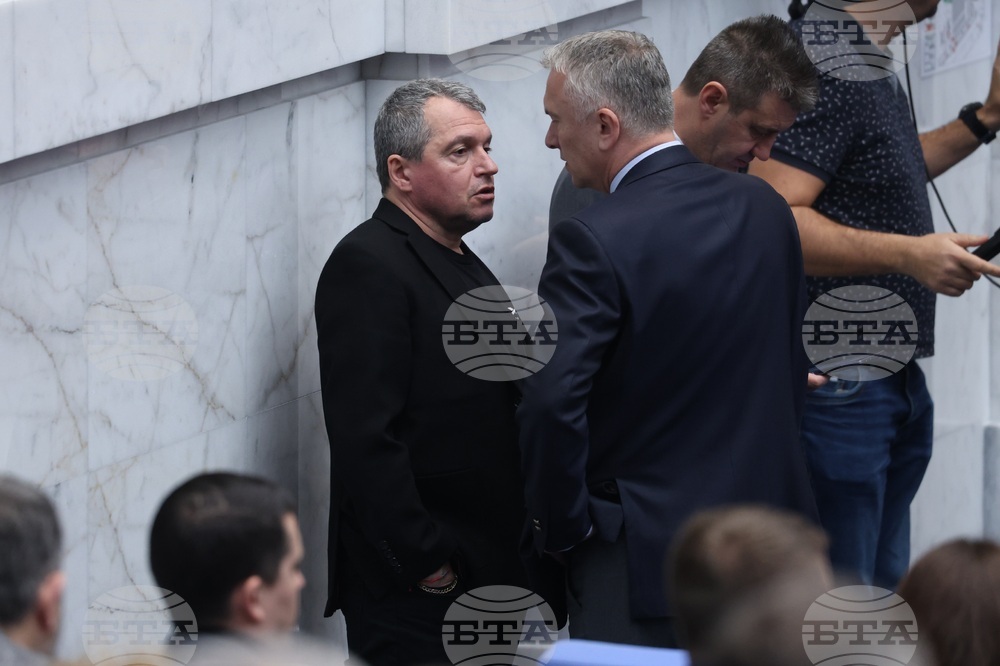 Парламент - заседание - вот на недоверие към кабинета "Желязков“