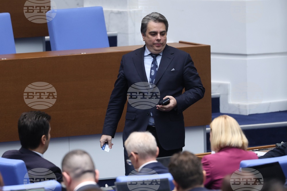 Парламент - заседание - вот на недоверие към кабинета "Желязков“