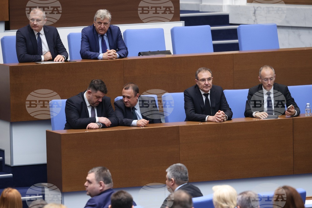 Парламент - заседание - вот на недоверие към кабинета "Желязков“