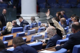 Парламент - заседание - вот на недоверие към кабинета "Желязков“