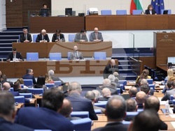 Парламент - заседание - вот на недоверие към кабинета "Желязков“