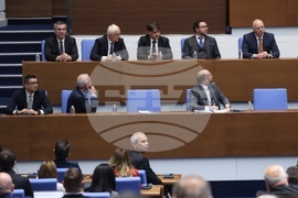 Парламент - заседание - вот на недоверие към кабинета "Желязков“