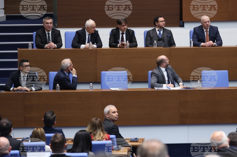 Парламент - заседание - вот на недоверие към кабинета "Желязков“