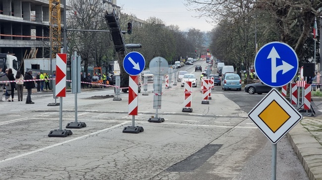 Мостово съоръжение над бул. “Беломорски“ и ново кръгово кръстовище на булеварда предвижда приетото изменение на устройствения план на Кърджали