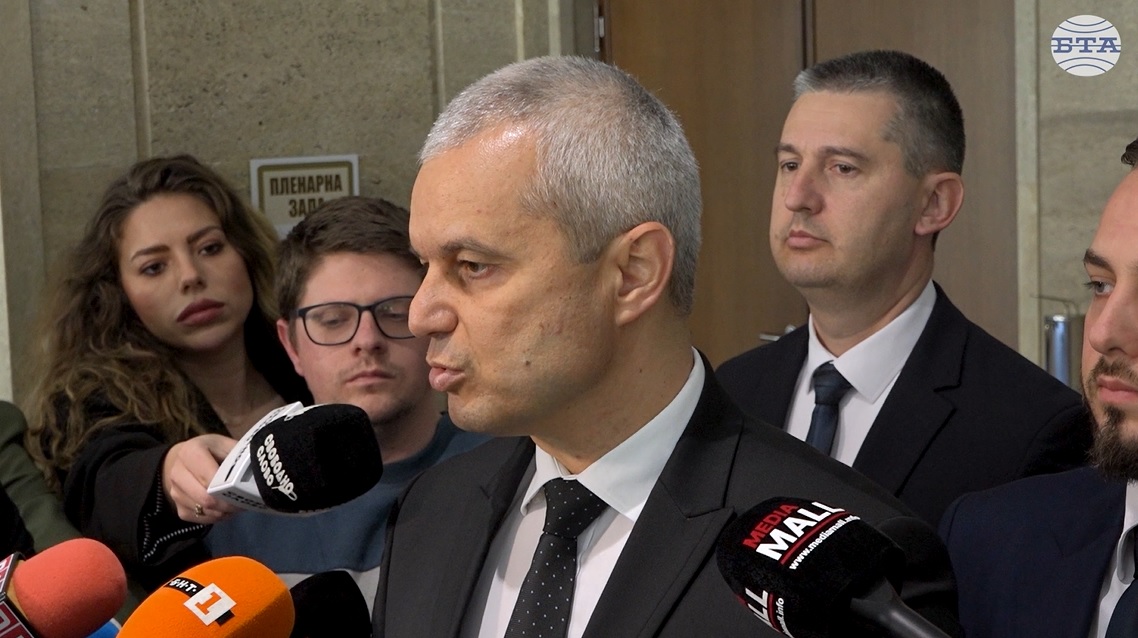 Резултатът от вота на недоверие е очакван, каза Костадин Костадинов