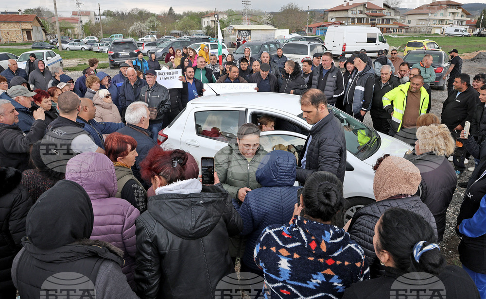 Село Слънчево - частно сметище - протест