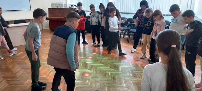 Регионалната библиотека в Силистра се сдоби с интерактивен под