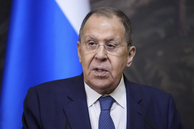Лавров приветства размяната на затворници между САЩ и Русия на фона на съобщения, че пратеник на Вашингтон е пристигнал в Санкт Петербург