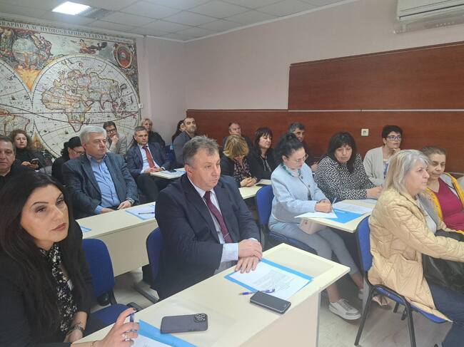 Над 30 представители на институции и експерти се включиха в събитие в Шумен, посветено на модела „Зона ЗаКрила“