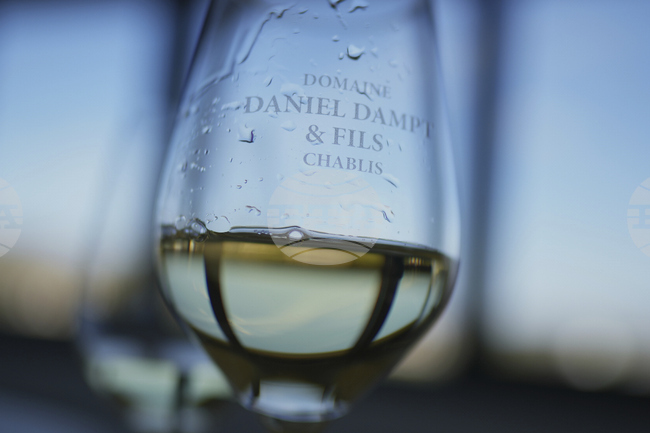 САЩ налагат мито от 15 на сто върху европейските вина и спиртни напитки от 1 август, съобщиха високопоставени източници от Брюксел