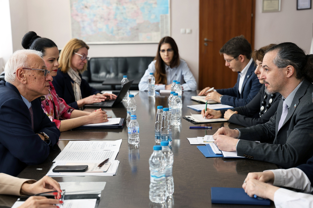 България и Световната здравна организация могат да си сътрудничат в създаването на система за превенция на насилието срещу медици, каза министър Силви Кирилов