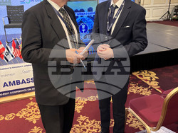 Румъния - Букурещ - Международна конференция за дипломация и глобални отношения за гимназии