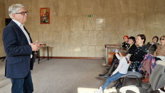 Проф. Мартин Иванов представи в Шумен книгата си „Бившите хора“ на концлагерна България“