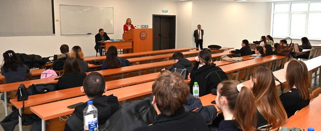 Победителите в състезанието по математика в УНСС бяха наградени на специална церемония