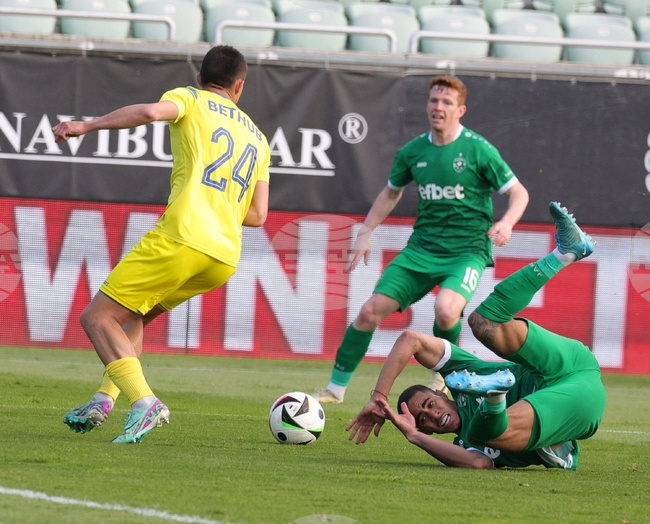 Лудогорец се наложи пред собствена публика срещу Крумовград 