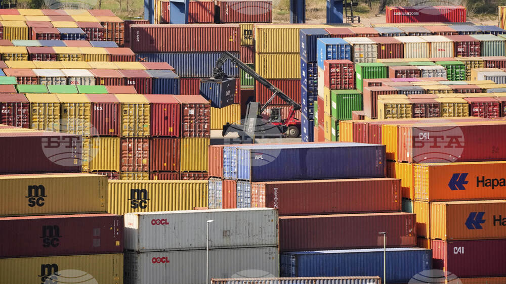 Отслабващата конкурентоспособност свива пазарния дял на германските износители, отчита "Бундесбанк"