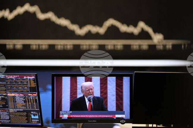 Спад на водещите европейски фондови борси в сутрешната търговия на фона на митата на Тръмп